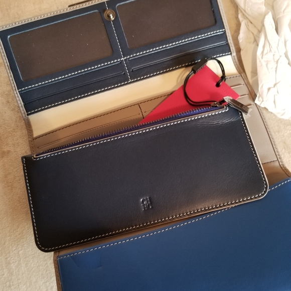 Caroline Harrera wallet very nice NWT - Picture 5 of 8